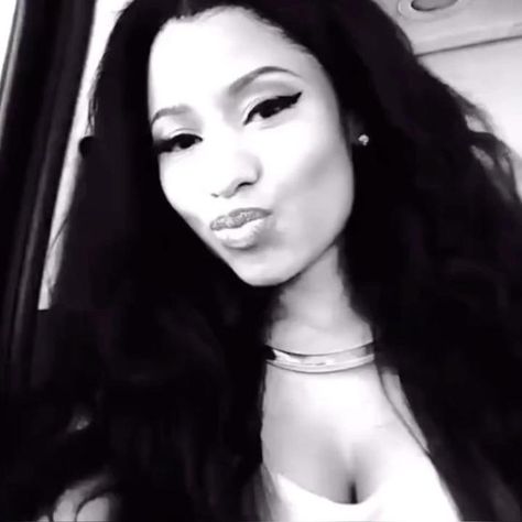 Nicki Black And White, Nicki Minaj Pinkprint Era, Pfp Tiktok Profile Picture, Old Nicki Minaj Pics, Nicki Pfp, Pfp Nicki Minaj, Nicki Minaj Pfp, Nicki Icons, Nicki Minaj Aesthetic