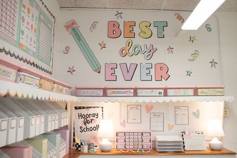 Part 2 of our Saved By The Pastel classroom makeover reveal! All the little details make this room a pastel dream! 😍 To shop this makeover click the 🔗 in our profile! #classroommakeover #classroomsetup #classroomtransformation #pastelclassroomdecor #pastelclassroom #classroomtheme #classroomdecor #classroominspiration Pastel Classroom, Classroom Lesson Plans, Classroom Makeover, Classroom Transformation, Lesson Planning, Classroom Setup, Classroom Inspiration, Classroom Themes, Best Day Ever