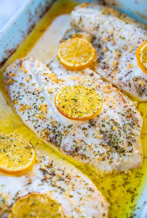 Poached Tilapia, Baked Tilapia Fillets, Lemon Garlic Tilapia, Poached Fish Recipes, Breaded Fish Recipe, Poached Fish, Tilapia Recipe, Lemon Garlic Sauce, Tilapia Recipes