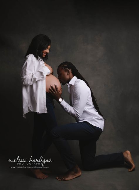 expectant mom and dad studio maternity session dad kissing baby bump Dad Kissing Baby Bump, Maternity Photo Ideas Couple, Mom And Dad Maternity Shoot, Couple Maternity Pictures Studio, Pregnancy Family Photoshoot, Studio Maternity Shoot Couple, In Studio Maternity Session, Maternity Shoot Outfit, Studio Maternity Shoot