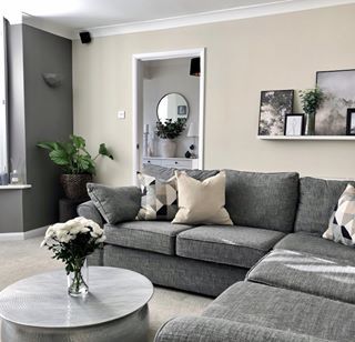 Cream And Grey Bedroom, Gray Sofa Living, Grey Sofa Living Room, Cream Living Rooms, Sofa Inspiration, Living Room Decor Gray, Grey Sofa, Living Room Styles, Wall Panelling