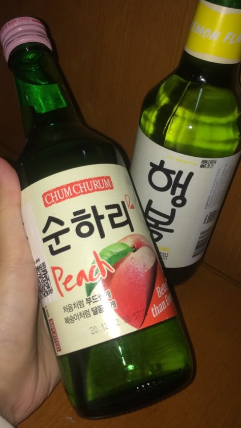 Soju Snapchat Story, Soju Snapgram, Soju Aesthetic Night, Soju Prank Picture, Soju Fake Story, Soju Aesthetic, Soju Drinks, Jinro Soju, Korean Soju