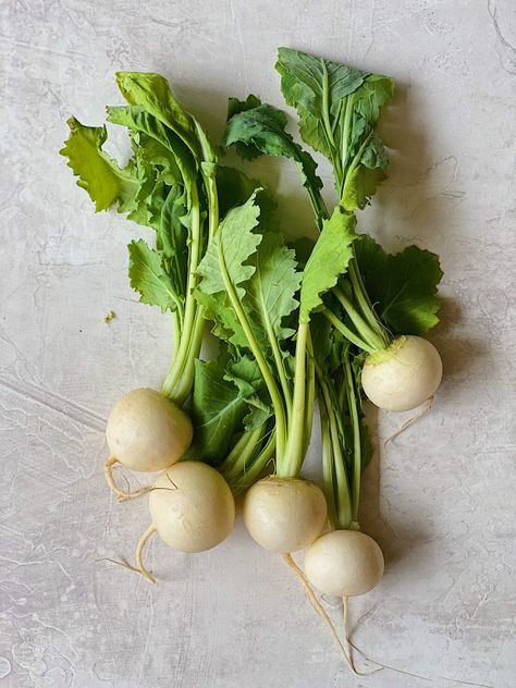 Turnips Recipes, Salad Turnips, Turnip Salad, Turnip Recipes, Grilling Sides, Red Pepper Sauce, Turnip Greens, Hot Sandwich, Baby Puree Recipes