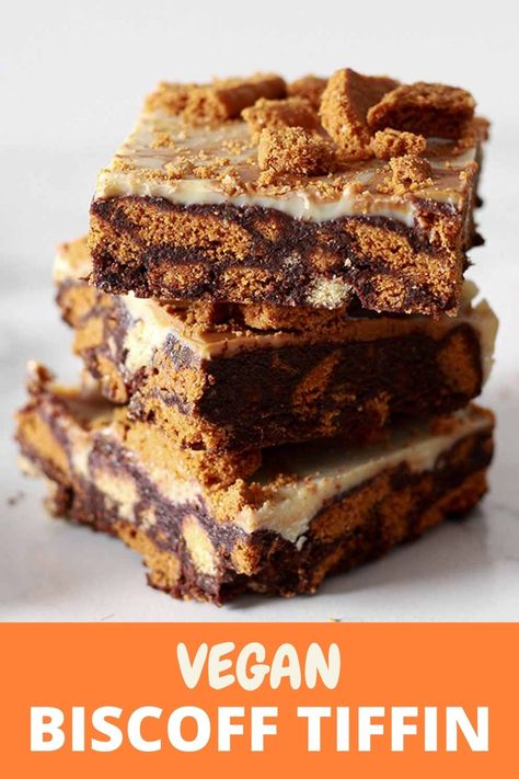 Scotti Biscoff Tiffin, Vegan Traybake, Biscoff Desserts, Chocolate Tiffin, Traybake Recipes, Fridge Cake, Biscoff Biscuits, Tiffin Recipe, Tray Bake Recipes