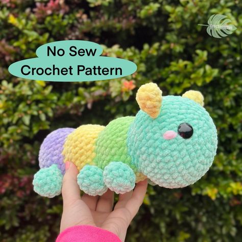 Crochet Caterpillar Pattern, Crochet Caterpillar, Mushroom Patterns, No Sew Crochet, Stitching Ideas, Easy Crochet Animals, Crochet Mignon, Confection Au Crochet, Crochet Mushroom