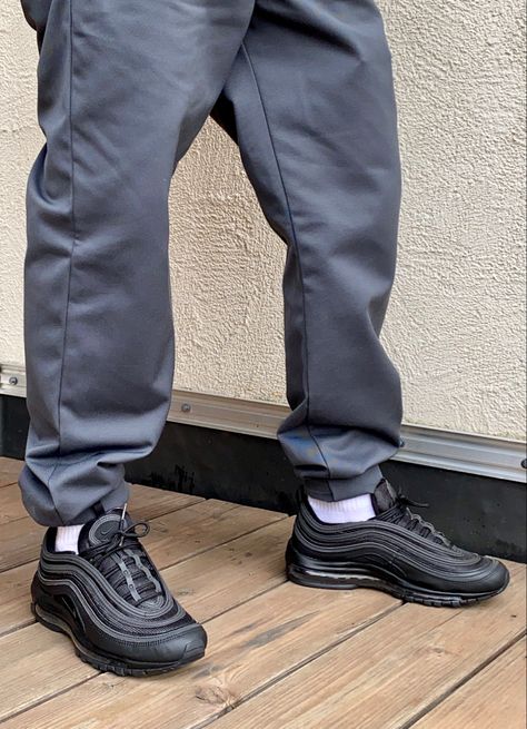 #airmax97 #airmax97tripleblack #airmax97onfeet #sneakeraddict #kicksonfire #ootd #outfit #onfeet Sneakers Addict, Triple Black, Ootd Outfit, Air Max, Ootd, Quick Saves, Black