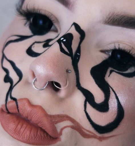 Halloween Face Make Up Ideas, Crazy Style Outfit, Fantasy Makeup Ideas Creative, Tattoos On Face, Makeup Crazy, Halloweenský Makeup, Drag Make-up, Cool Halloween Makeup, Graphic Makeup