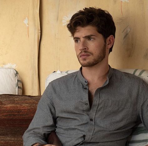 Greg Sulkin, Vans Outfit Men, Gregg Sulkin, Vans Outfit, Bad Boy Aesthetic, Awesome Beards, Emotional Photography, British Men, Aesthetic Guys