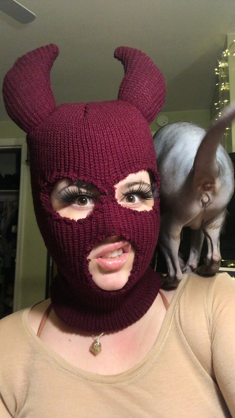 Diy Ski Mask, Mask With Horns, Auto Portrait, Ski Girl, Ski Mask, Diy Mask, Costume Makeup, Crochet Designs, Aesthetic Art