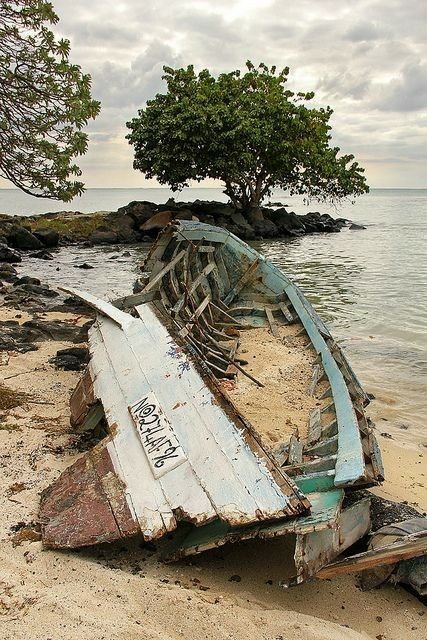 Mauritius Beach, Mauritius Island, Abandoned Ships, Old Boats, Boat Art, Row Boat, Shipwreck, Abandoned Buildings, Abandoned Houses