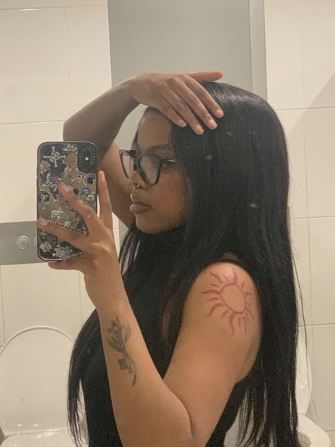 red sun tattoo Sun Shoulder Tattoos For Women, Sun On Shoulder Tattoo, Tattoos For Black Skin Women, Shoulder Tats For Women, Inside Arm Tattoos For Women, Sun Shoulder Tattoo, Red Sun Tattoo, People Tattoos, Cute Shoulder Tattoos