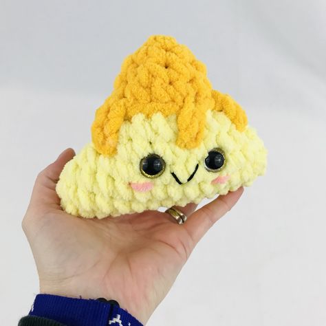 Crochet Cheesy Nacho Pattern - Payhip Crochet Nachos, Felt Eyes, September Challenge, Easy Crochet Animals, Crochet Cow, Kids Candy, Crochet Food, Beginner Crochet Projects, Sour Candy