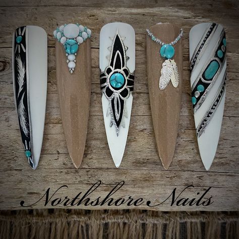 Boho Western Nails, Winter Nails Simple, Country Nail Designs, Simple Winter Nails, Western Nail Art, Flashy Nails, Aztec Nail Art, Winter Nail Design, Rodeo Nails