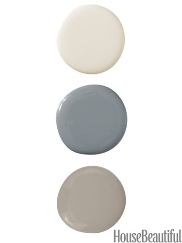 lovely neutrals. Shaded White by Farrow & Ball; Dior Gray and Briarwood, both by Benjamin Moore. Briarwood Benjamin Moore Exterior, Briarwood Benjamin Moore, Tv Rum, Benjamin Moore Exterior, Harvey House, Money Pit, Pintura Exterior, Caesar Dressing, Casa Exterior