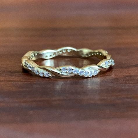 14k Gold Plated Sterling Silver Cz Twisted Band. Very Dainty. 2447 Willow Wedding, Braided Wedding Band, Lab Created Diamond Rings, Luxury Wedding Rings, Heart Engagement, Romantic Rings, Multi Gemstone Ring, Heart Engagement Rings, Costume Jewelry Rings