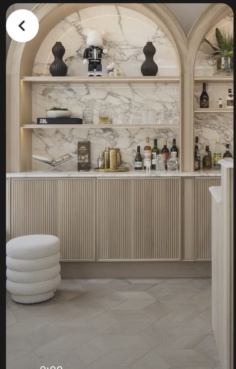 Home Bar Rooms, Modern Home Bar, Built In Bar, Home Bar Designs, Bar Room, Kitchen Cabinetry, Interior Deco, Mini Bar, House Inspo