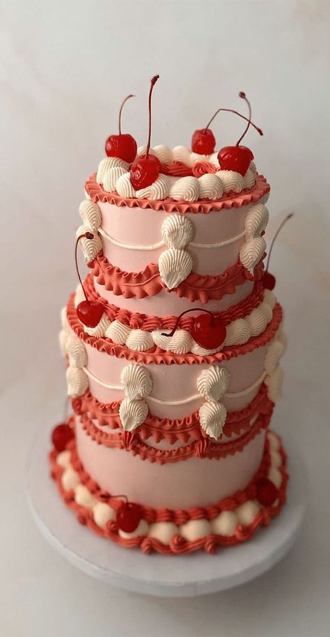 50 Vintage Inspired Lambeth Cakes That're So Trendy : Pink and Red Marie Antoinette Cake Vintage Inspired Cake, Lambeth Wedding Cake, Cake Ideas Vintage, Lambeth Piping, Marie Antoinette Cake, Lambeth Cakes, Lambeth Cake, Heart Cake Design, Wedding Cake Decorating