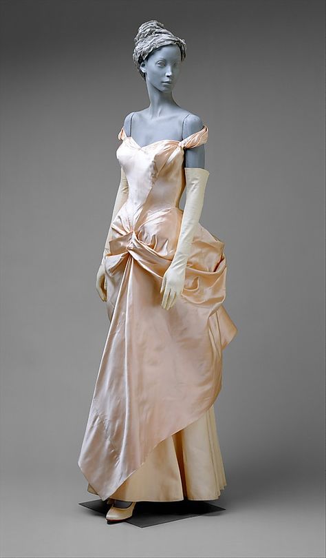 Charles James Wedding Dress (1948) Wedding Dresses Taffeta, Fashion 1940s, Charles James, 파티 드레스, Wedding Gowns Vintage, Vintage Gowns, Silk Taffeta, Vintage Couture, Dress Silk