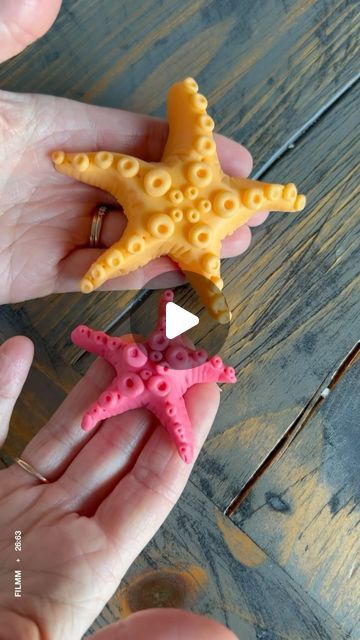 Fondant Starfish, Starfish Cake, Beach Themed Cakes, Ocean Cakes, Beach Cakes, Cake Topper Tutorial, Fondant Tutorial, Star Cookies, Fondant Decorations