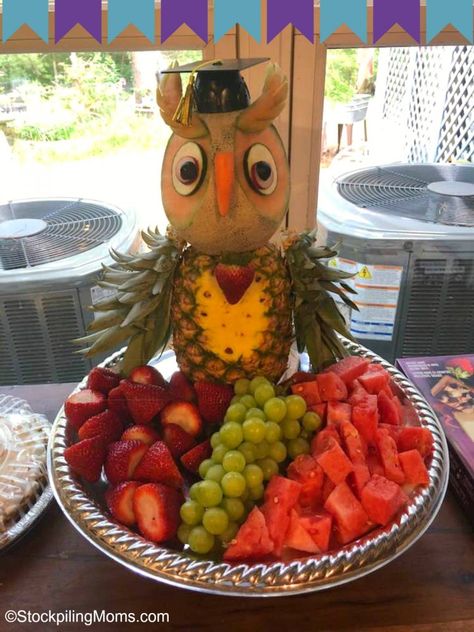 If you are celebrating a graduation this year (or in the years to come) this is going to be something that you are going to want to pin! This Graduation Party Owl Fruit Tray is so easy to assemble and everyone will enjoy it! Made with a variety of fruits and veggies that you can pick up at your local grocery or farmers market. I love having a themed fruit tray at parties and special occasions. This is one that everyone will 'hoot' about. I wish I could take credit but my sweet sister ... Graduation Fruit Tray Ideas, Graduation Foods, Owl Graduation, Carved Watermelon, Reception Buffet, Graduation Party Desserts, Moms Recipes, Graduation Food, Graduation Desserts