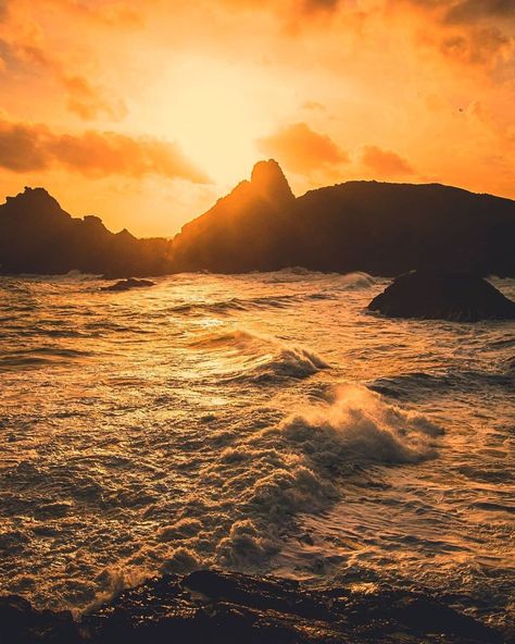 Walking Cornwall on Instagram: “Golden hazy sunsets and stormy weather, Autumn doesn't disappoint and Kynance certainly never disappoints. This stunner was captured by…” Stormy Weather, Cornwall, Walking, On Instagram, Instagram