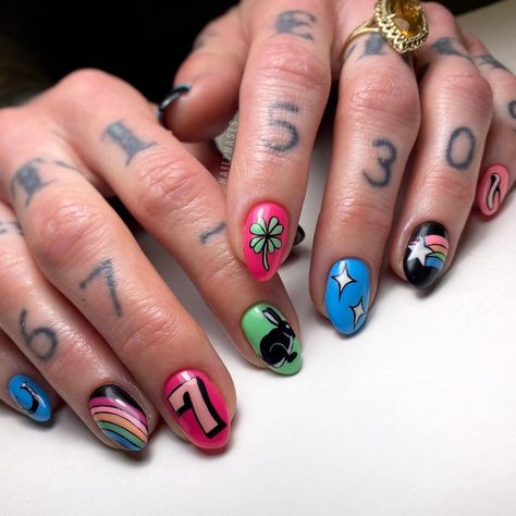 NAT MCMAINS 👽 ATX NAILS on Instagram: “🌈 GOOD LUCK 🍀 ➡️swipe to see the inspiration #goodlucknails #fourleafclover #rainbow #rainbownails #wishbone #horseshoe #luckyrabbit…” Good Luck Nails Art Designs, Lucky Nails Design, Good Luck Nails, Marathon Nails, Lucky Nails, Horse Shoe Nails, Lucky 7, Lucky Rabbit, Nail Ring