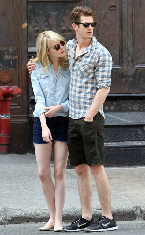 Emma stone and Andrew Garfield Emma And Andrew, Andrew And Emma, Emma Stone Andrew Garfield, Emma Stone Style, Sunset Boulevard, Couple Style, Celebrities Fashion, Western Outfit, Gwen Stacy