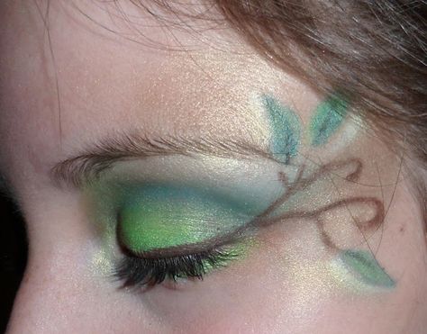 Halloween makeup : Wood Fairy/Elf ~ Luhivys favorite things Wood Fairy Makeup, Wood Elf Makeup, Wood Elf Costume, Fairy Makeup Ideas, Face Makeup Guide, Fairy Halloween Makeup, Pagan Handfasting, Fairy Face Paint, Handfasting Wedding