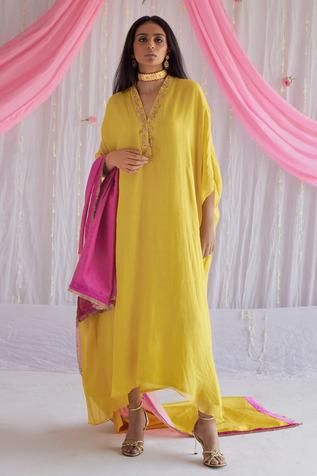 Shop for Shorshe Clothing Yellow Shantoon Chiffon Long Kaftan for Women Online at Aza Fashions Yellow Kaftan Outfit, Shorshe Clothing, Kaftan Styles For Ladies, Yellow Kaftan, Paulmi And Harsh, Pink Kaftan, V Neck Kaftan, Vani Vats, Kaftan Styles