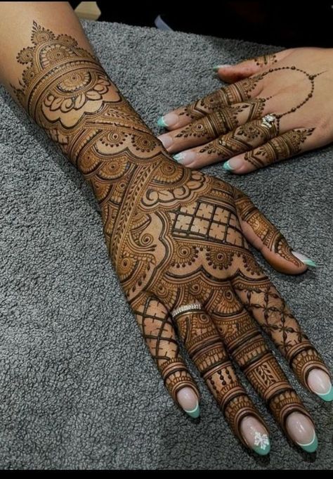 Fashion: #fashion, #style, #outfitinspiration, #beauty Arabian Mehndi Design Back Hand Full, Bhai Dooj Mehndi Design, Mehendi Designs For Full Hands Unique, Sider Mehndi Design, Mehndi Designs Indian, Indian Mehndi Design, Hand Mehendi, Indian Mehndi, Indian Mehndi Designs