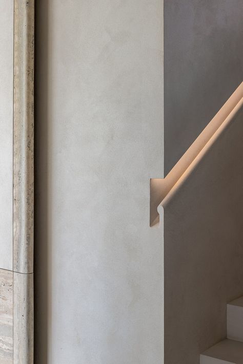 Gallery of Residence DVB | Dries De Malsche | Media - 23 Stairs Handle, Handrail Design, Staircase Handrail, Casa Loft, Interior Staircase, Escalier Design, Hand Rail, Concrete Stairs, Staircase Lighting