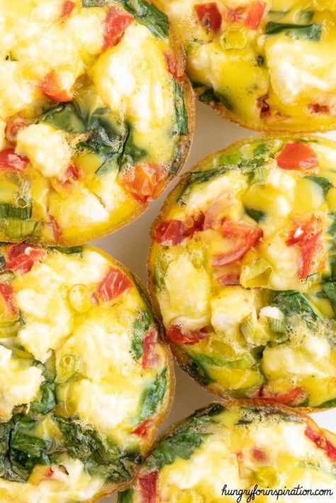 Easy Keto Spinach, Feta & Tomato Egg Muffins Veggie Egg Muffins, Keto Egg Muffins, Feta Tomato, Keto Savory, Keto Spinach, Pesto Eggs, Spinach Muffins, Tomato Egg, Spinach Breakfast