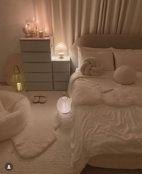 Room Organization Bedroom, White Room Decor, Luxury Room Bedroom, Room Redesign, Redecorate Bedroom, Cozy Room Decor, Luxury Rooms, Dream Room Inspiration, Room Makeover Bedroom