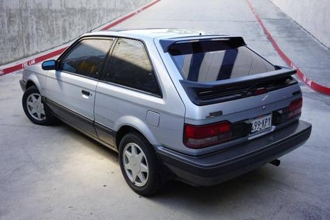 ▷ DESCARGAR GRATIS PDF Manual Mazda 323 1988 repara fallas de Motor Frenos Sistema Electrico Fusibles Manual 323 1988 de Taller Mazda 323, Grand Theft Auto, Mazda, Toyota, Suv Car, Suv, Red, Coupe