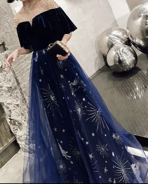 Black Snowflake Dress, Celestial Outfit Aesthetic, Star Themed Outfits, Celestial Outfit, Star Prom Dress, Celestial Fashion, Themed Prom Dresses, Constellation Dress, Y2k Trashy