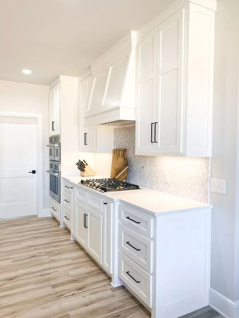 Quartz Countertops Cost, White Kitchen Countertops, White Shaker Kitchen Cabinets, White Quartz Countertops, White Shaker Kitchen, Black And White Kitchen, White Shaker Cabinets, New House - Kitchen, Tips To Save Money