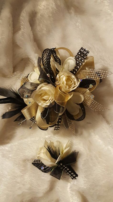 Black gold and ivory corsage set from Hen House Designs www.henhousedesigns.net Gold Corsage Prom, Ivory Corsage, Gold Corsage, Black Corsage, Prom Flowers Corsage, Homecoming Flowers, Prom Corsage And Boutonniere, Black Bouquet, Black Gold Wedding