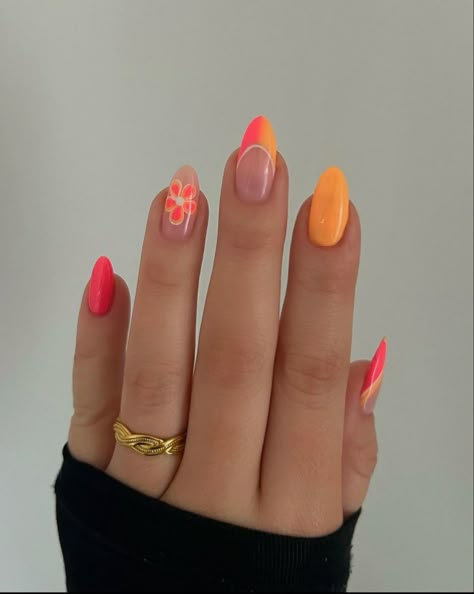 Uñas Color Coral, Teen Nails, Orange Nail Designs, Coral Nails, Broken Nails, Cute Spring Nails, Summery Nails, Simple Acrylic Nails, Cute Summer Nails