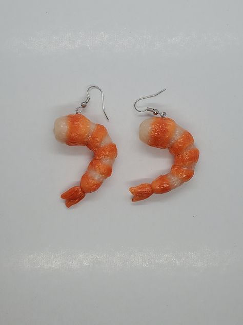 Pass the Shrimp Cocktail Sauce These will have you wanting to dunk the real thing! Perfect for parties! Shrimp Costume, Sushi Earrings, Shrimp Earrings, Shrimp Cocktail Sauce, Sauce Cocktail, Raw Shrimp, Handmade Gifts For Friends, Homemade Earrings, Fish Earrings