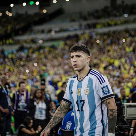 Biography Enzo Jeremías Fernández (born January 17, 2001), famously known as Enzo Fernández, is a talented footballer from Argentina. He excels in… Read More: Enzo Fernandez Biography: Age, Height, Daughter, Net Worth, Salary, Stats, Wife, Tattoo, Goals, Parents appeared first on TheCityCeleb. Argentina Football Players, Wife Tattoo, Enzo Fernandez, Argentina Team, Kun Aguero, Club Chelsea, Argentina National Team, Argentina Football, 2022 Fifa World Cup