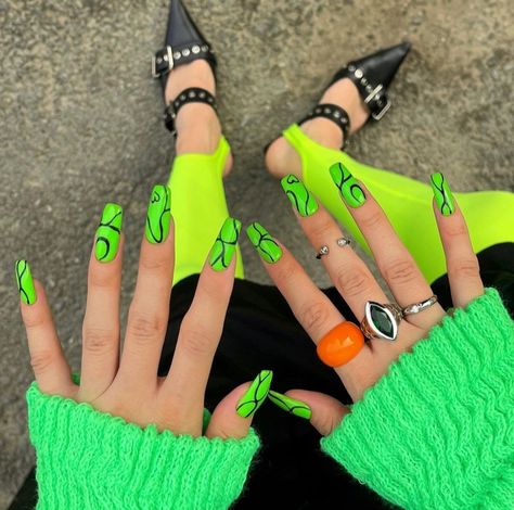 Ferxxo Nails, Nail Designs Baddie, Green Neon Nails, Trippy Nail Designs, Trippy Nail Art, Nails One Color, Buchona Nails, Trendy Summer Nails 2023, Trillionaire Lifestyle