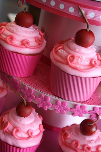 Pinkalicious Cupcakes - use real cherries dipped in sugar and set overnight to keep from dripping Pinkalicious Birthday Party, Pinkalicious Party, Cupcake Rosa, Deco Cupcake, Bolo Barbie, Pretty Cupcakes, Creative Cupcakes, Love Cupcakes, Pink Cupcakes