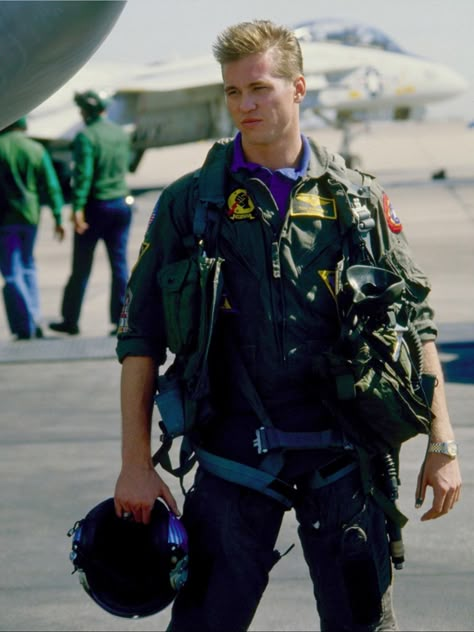 Val Kilmer as Iceman in "Top Gun" (1986) Iceman X Maverick, Iceman And Maverick, Val Kilmer Iceman, Topgun Iceman, Iceman Kazansky, Maverick And Iceman, Ice Man, Val Kilmer, Movies And Series