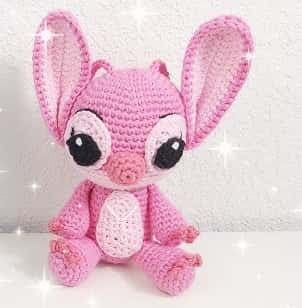 PATRONES AMIGURUMI GRATIS: PATRON GRATIS ANGEL | LILO Y STICH AMIGURUMI 62683 Lilo And Stitch Doll, Lilo En Stitch, Angel Stitch, Happy Sunflower, Mike And Sulley, Aesthetic Patterns, Crochet Backpack Pattern, Stitch Doll, Stitch Character