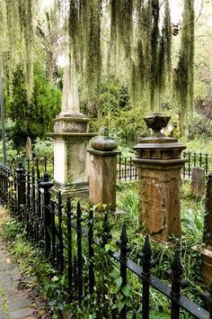 Deep South Gothic Aesthetic, Southern States Aesthetic, Southern Charm Aesthetic, Deep South Aesthetic, The South Aesthetic, South Aesthetic, Southern Gothic Aesthetic, Family Cemetery, Old Cemetery