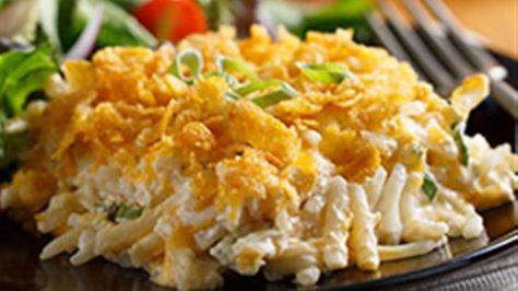 Comfort food at its best, this creamy, cheesy casserole with lots of shredded hash browns works either as a main dish or hearty side. Ore Ida, Cheesy Potato Casserole, Brown Recipe, Cheesy Potato, Cheesy Casserole, Potatoe Casserole Recipes, Kraft Recipes, Hash Browns, Cheesy Potatoes