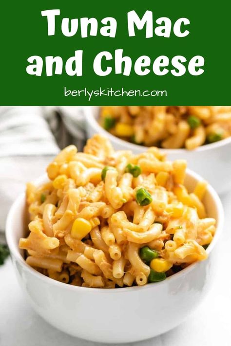 A simple one pot stove-top tuna mac and cheese that creates a quick, filling dinner that's done in 15-minutes or less! #1 (7.25 Ounce) Box Macaroni and Cheese 6 Cups of Water ¼ Cup Frozen Peas ¼ Cup Frozen Corn 4 Tablespoons Unsalted Butter ¼ Cup Milk 1 (5 Ounce) Can Tuna in Water, drained Packet of Cheese Powder (from box of macaroni and cheese) Tuna Mac And Cheese, Kraft Mac And Cheese Recipe, Easy Tuna Recipes, Crab Pasta Salad, How To Make Tuna, Macaroni And Cheese Casserole, Tuna Casserole Easy, Easy Mac N Cheese, Mac And Cheese Casserole