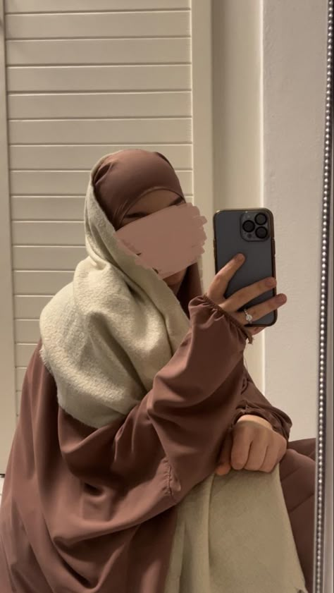 Hijab Girl Aesthetic, Outfits With Hijab, Hijab Photo, Abaya Outfits, Islamic Modest Fashion, Algerian Food, Aesthetic Hijab, Prayer Dress, Stile Hijab