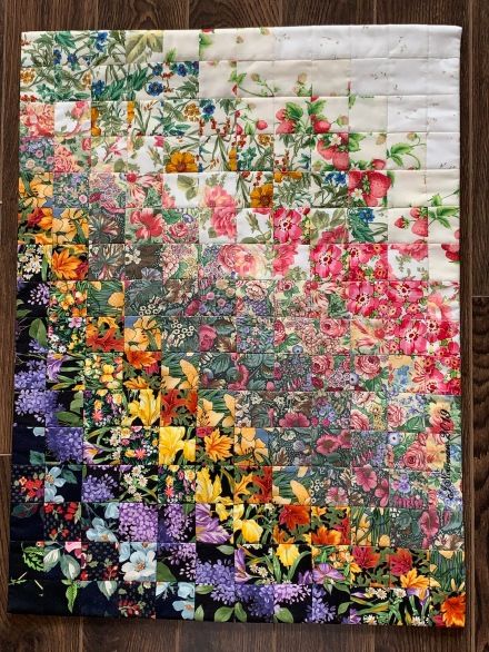 Quilt Panel Patterns, Colourwash Quilt, Cool Quilts, Watercolor Quilts, Watercolor Quilt, Bargello Quilts, Flower Garden Quilt, Flower Quilts, Landscape Quilts