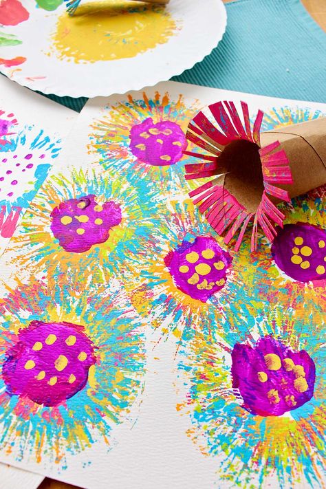 Easy Pictures, Preschool Art Projects, Toilet Roll Craft, Rolled Paper Art, Paint Easy, Toilet Paper Tube, Flower Mobile, Diy Toilet, Toilet Paper Roll Crafts